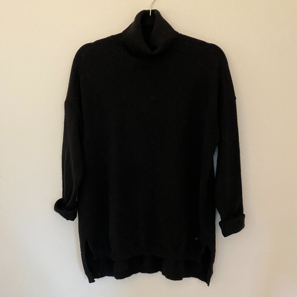Lark & Ro Cashmere Black Turtleneck Sweater
